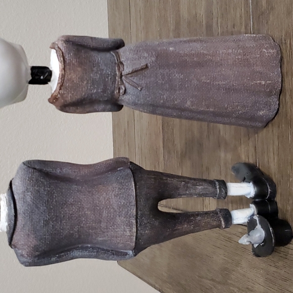 Gothic Skeleton Couple Figurine Set - Picture 8 of 13